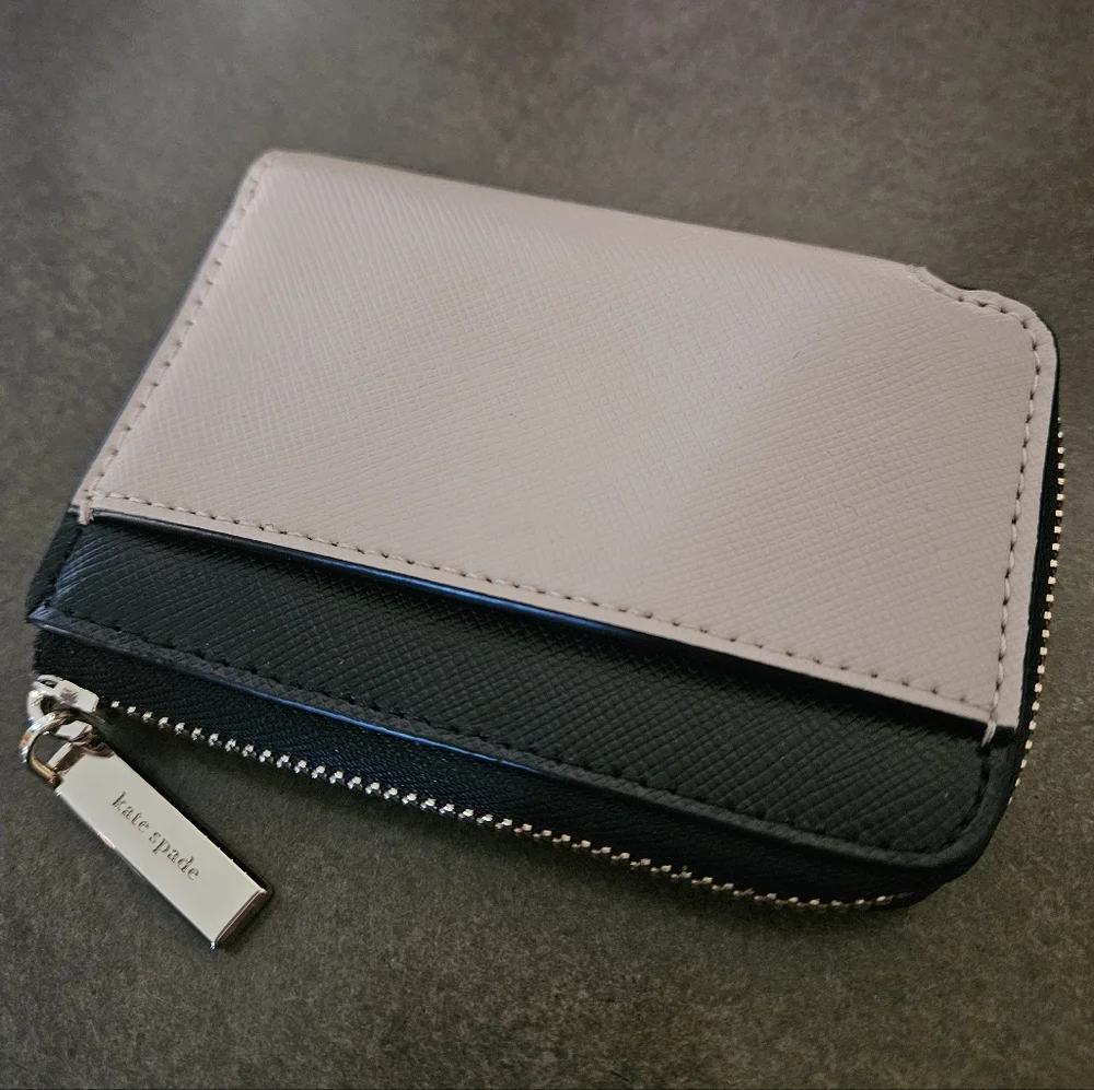 Kate Spade 7 Key Case With Zipper - NWOT - Picture 2 of 7